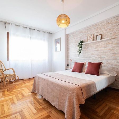 Amplia Vivienda Con Garaje Apartment Виго Екстериор снимка