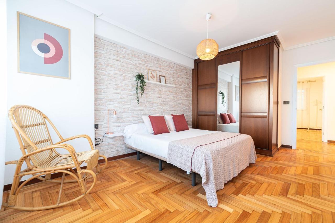 Amplia Vivienda Con Garaje Apartment Виго Екстериор снимка
