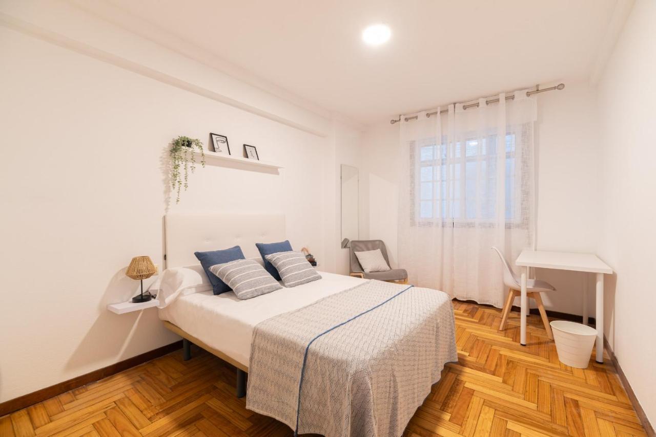 Amplia Vivienda Con Garaje Apartment Виго Екстериор снимка