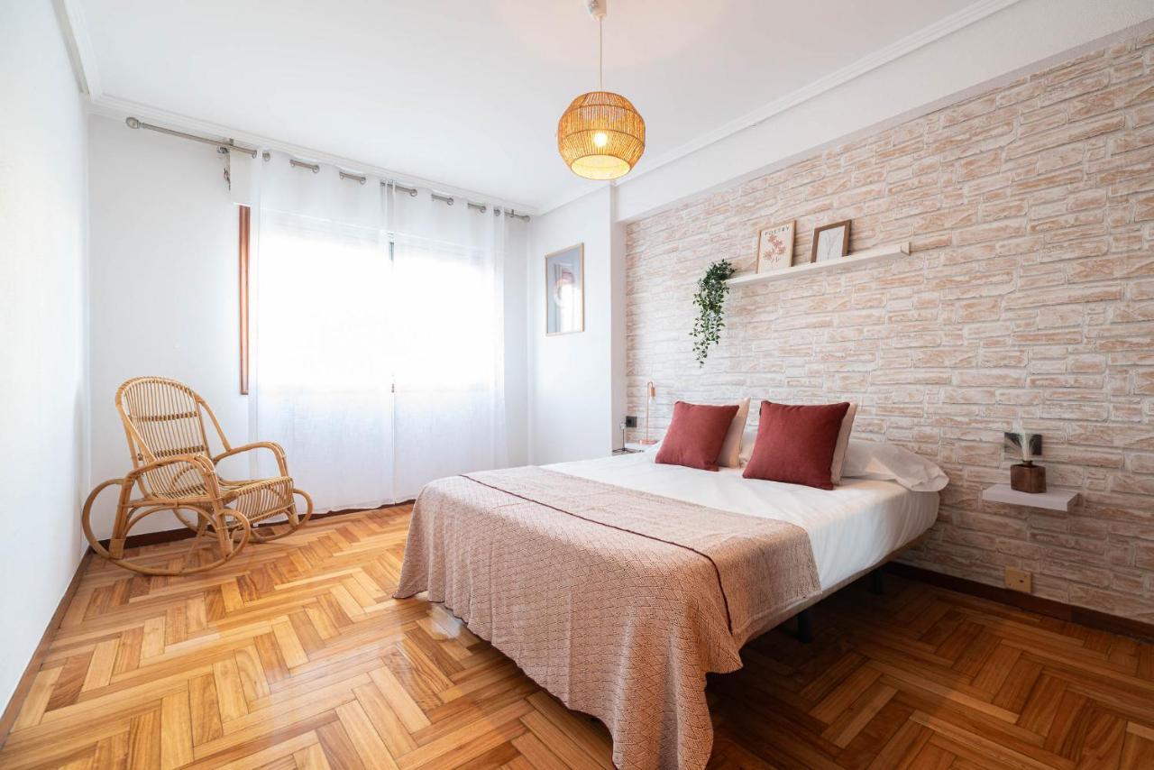 Amplia Vivienda Con Garaje Apartment Виго Екстериор снимка
