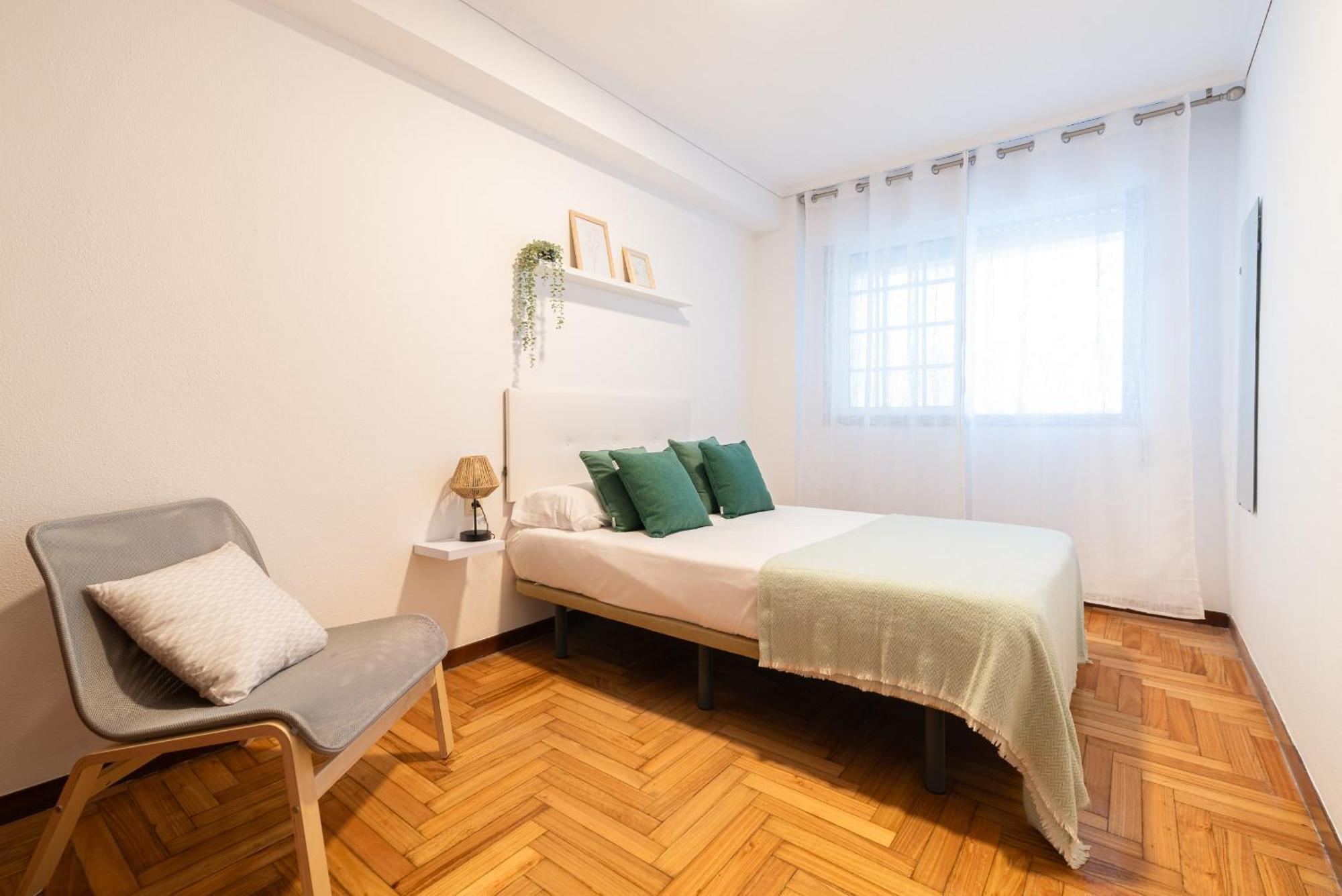 Amplia Vivienda Con Garaje Apartment Виго Екстериор снимка